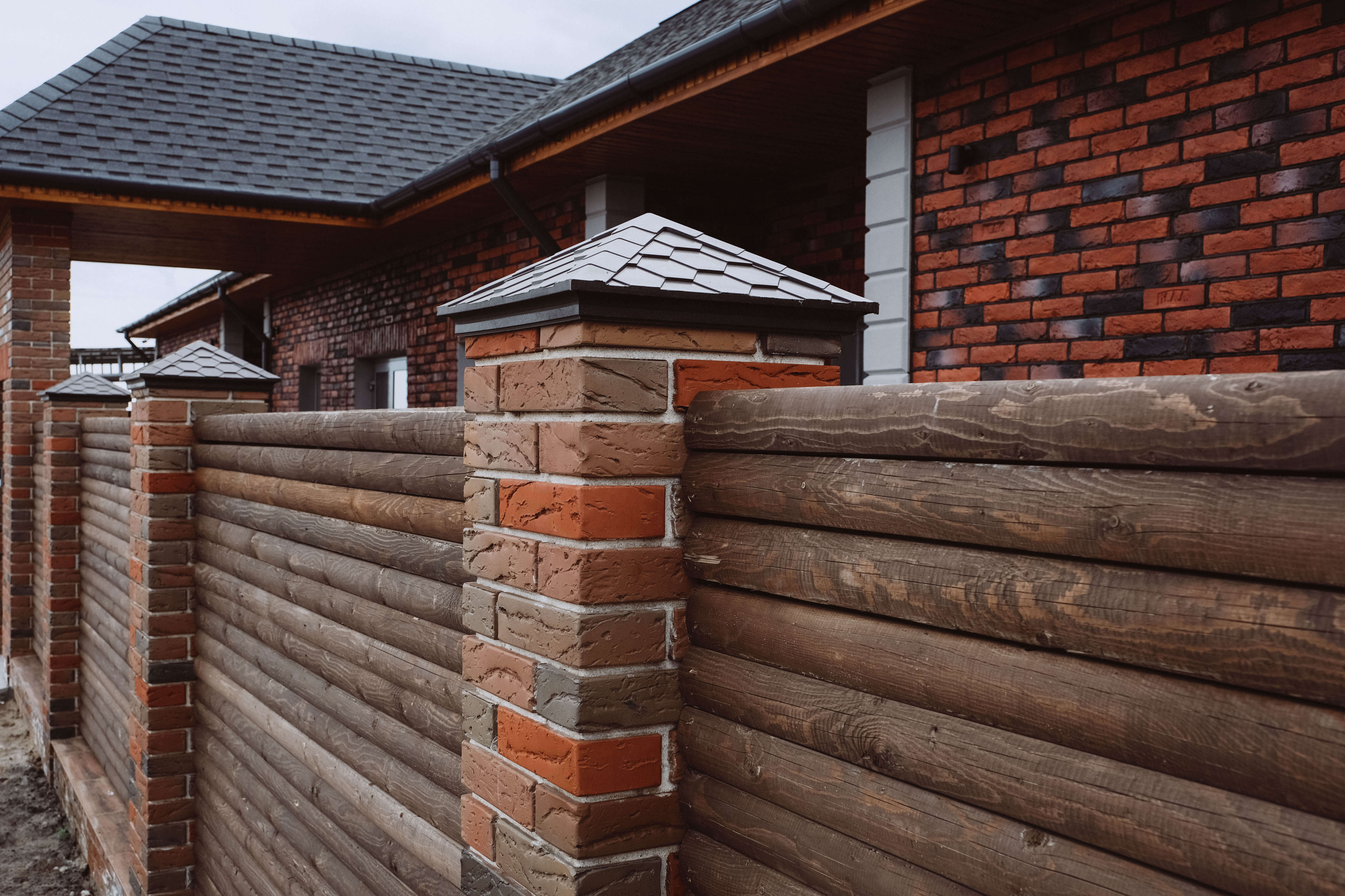 Колпак Zking Эверест Коричневый на столб 1.5х1.5 кирпича (390х390мм) в Саранске фото