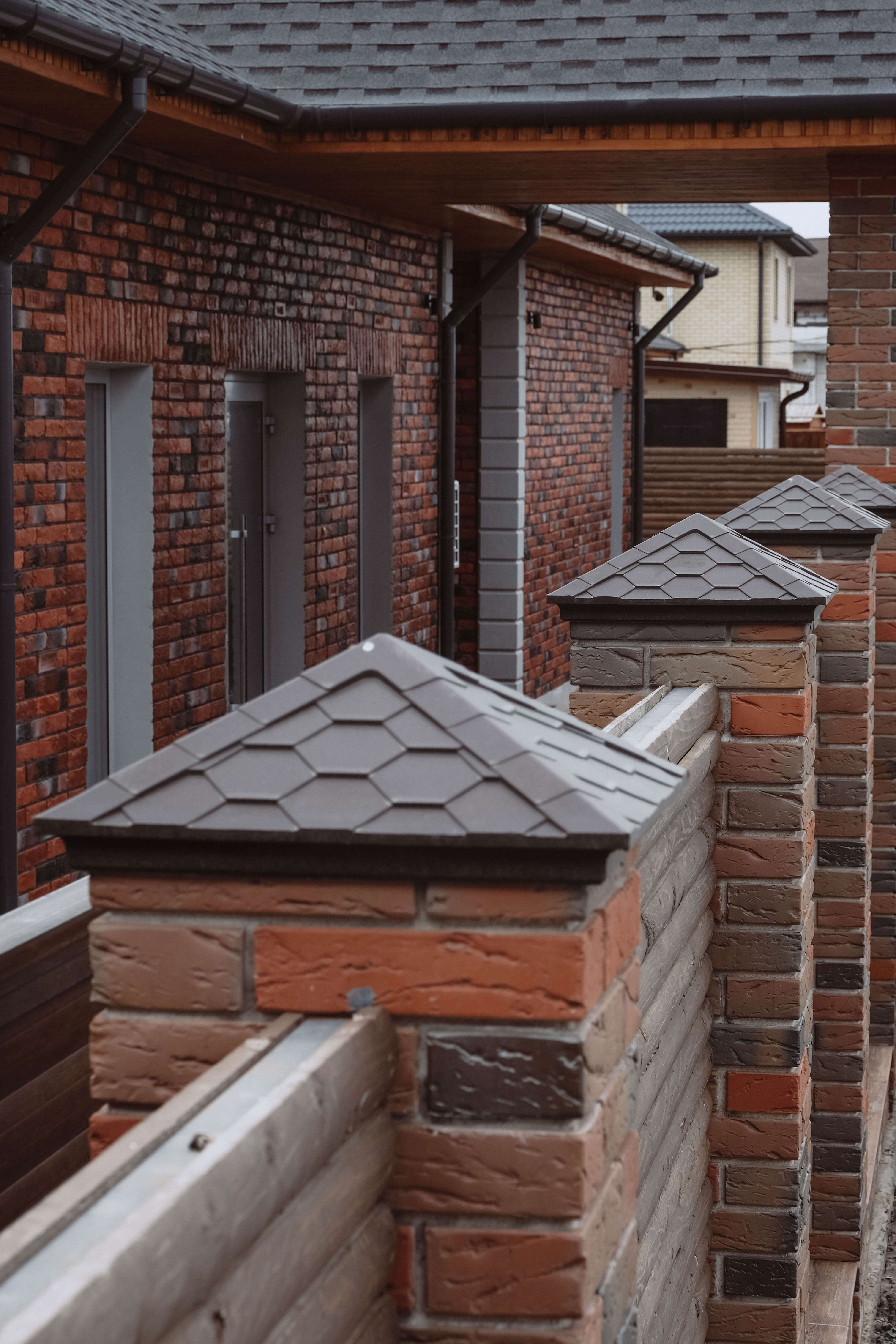 Колпак Zking Эверест Коричневый на столб 1.5х1.5 кирпича (390х390мм) в Саранске фото